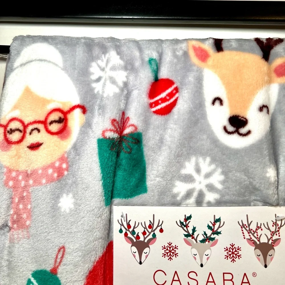 Mrs. Claus Santa & Reindeer Decorative Christmas Throw Blanket Gifts Smowflakes